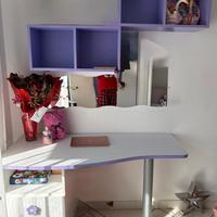 Scrivania con cubi ;omaggio specchio.