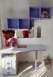 Scrivania con cubi ;omaggio specchio.