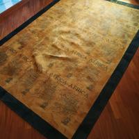 Tappeto in pelle scamosciata con disegni etnici