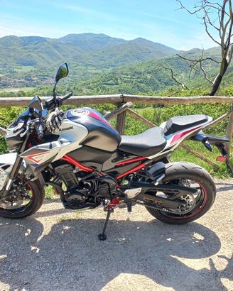 Kawasaki Z900 MY22 impeccabile Aprile 2022