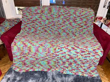 BIELLA - Copertine fatte a maglia in ciniglia