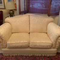Coppia divani stile classico