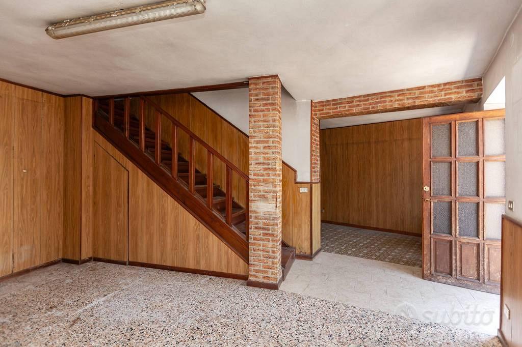 Casa – Castagneto Po, Serra - Altro