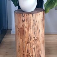 Tronco da arredamento o come comodino