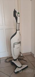Folletto Vorwerk VK220S con molti accessori