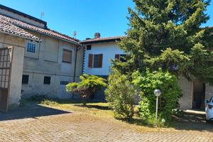 Vendita casale con terreno a 100.000 Euro