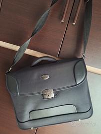 Borsa/cartella a mano o a tracolla nera Roncato