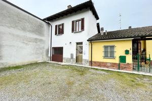 CASA SEMINDIPENDENTE A VOGHERA