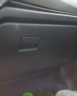 Cassetto portaoggetti TOYOTA YARIS del 2013
