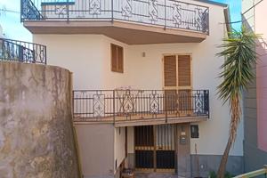 Fabbr. indipendente, adiacente piazza nazionale