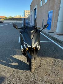 YAMAHA  TMAX 530
