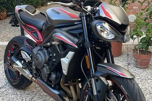 Triumph Street Triple 765