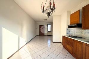 3 LOCALI A RODENGO SAIANO