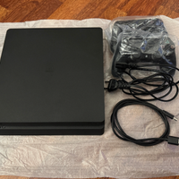 PlayStation 4 PS4  slim con 2 controller e cavi