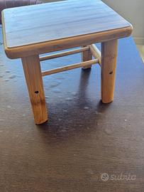 Micro sgabello in legno
