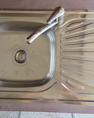 Lavello inox da incasso con miscelatore