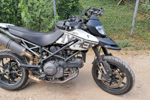 Ducati hypermotard 796