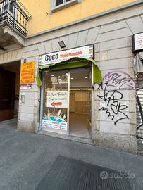 Negozio una luce piazzale Loreto inizio viale Monz