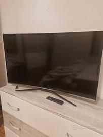 Samsung 43" UHD 4K Curvo Serie 6