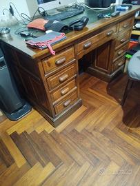 scrivania ministeriale 