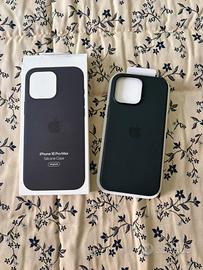 Iphone 16 pro max silicone case black magsafe