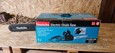 Motosega elettrica Makita nuova+kit baule 