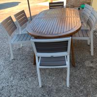 Tavolo esterno e 6 sedie
