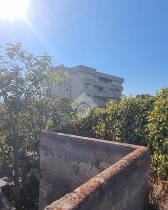 CASA SEMINDIPENDENTE A REGGIO DI CALABRIA