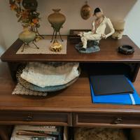 Scrivania e libreria