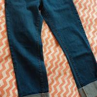 pantalone jeans con risvolto 
