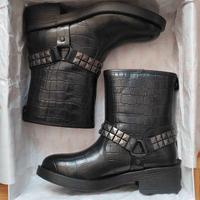 Stivaletti GUESS, in pelle, taglia 36, nuovi.