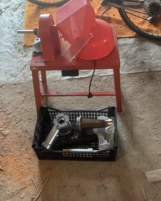 Passapomodoro elettrico