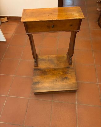 Antico Inginocchiatoio in Noce Massello  Fine '800