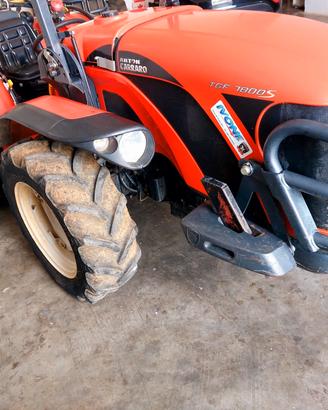 trattore Antonio Carraro 