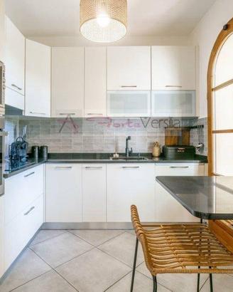 Villa di 200 m² con più di 5 locali a Seravezza