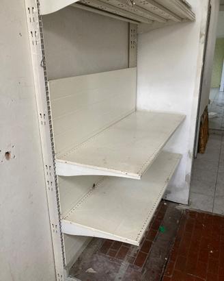Scaffalatura in ferro