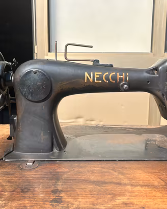 Macchina da cucito necchi