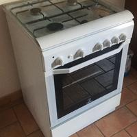 Cucina a gas a libera installazione Indesit