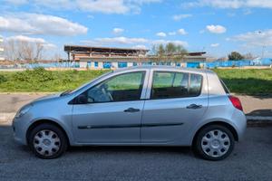 Renault Clio benzina del 2007 con 184.000  km