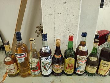 Bottiglie di liquore vintage