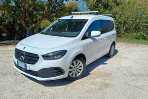 MERCEDES-BENZ CLASSE T d180 Premium
