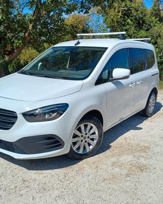 MERCEDES-BENZ CLASSE T d180 Premium