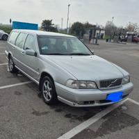 VOLVO V 70  2.5 tdi 