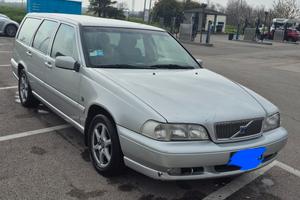 VOLVO V 70  2.5 tdi 