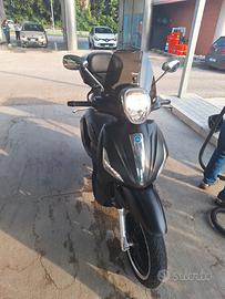 Piaggio Beverly Police 300 nero