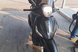 Piaggio Beverly Police 300 nero
