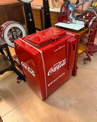 Ghiacciaia coca cola restaurata perfetta