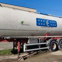 Rimorchio con cisterna