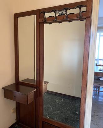 Specchio con appendiabiti in legno