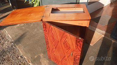 mobile macchina necchi